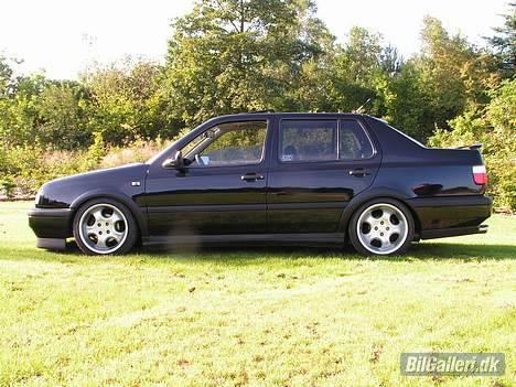 VW vento 2,0 solgt. billede 13