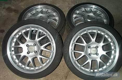 VW Golf II *SOLGT* *RIP* - Fælgene ;-) billede 2