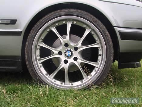 BMW 525i(solgt) billede 7
