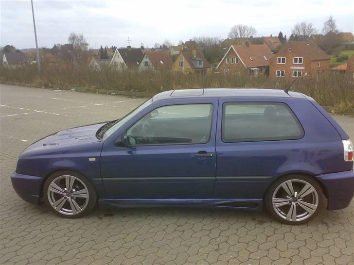 VW Golf3 pink floyd (solgt) billede 2
