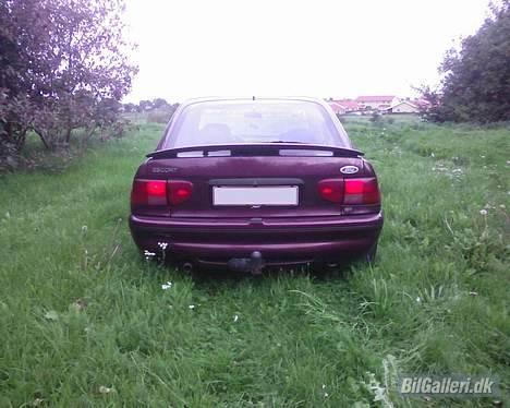 Ford Escort 1,8i Sport *SOLGT* - Stadig med træk, emblemer og std. bagpotte :/ billede 9