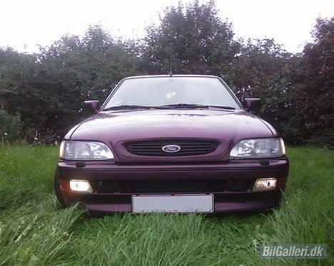 Ford Escort 1,8i Sport *SOLGT* - Husk tågelyset! Hehe billede 12