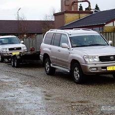 Toyota LandCruiser VX100>>SOLGT<