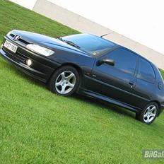 Peugeot (solgt) SorteSlyngel