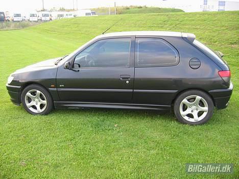 Peugeot (solgt) SorteSlyngel billede 10