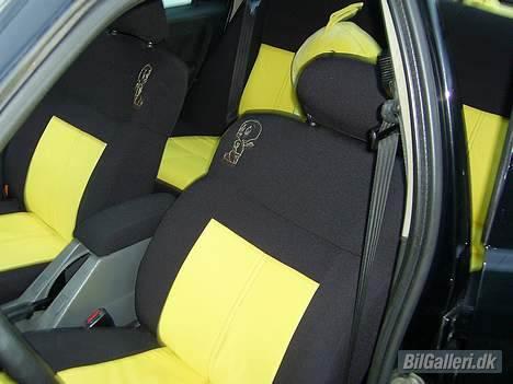 Ford Sierra R.I.P - Mine nyombetrukkede sæder.. billede 5