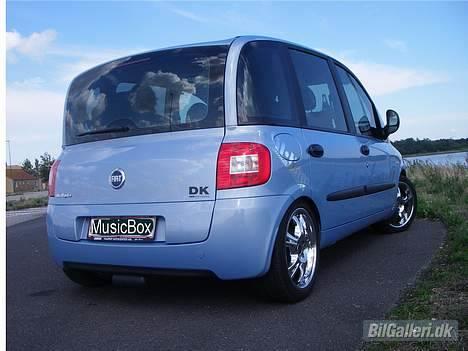 Fiat Multi "Medie" pla "Solgt" - Hvem deer bare kunne fortælle mig hvor jeg kan få andre baglygter - gerne med dioder billede 3