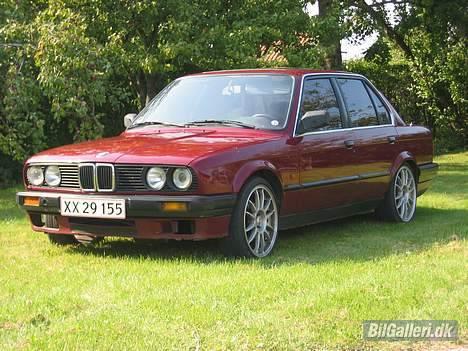 BMW 324 TD billede 2