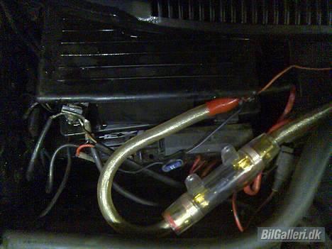 Ford Escort RS2000 (Solgt!) - Batteriet, og kablet til monoblokken ;-) - 150 Ampere sikring. billede 6