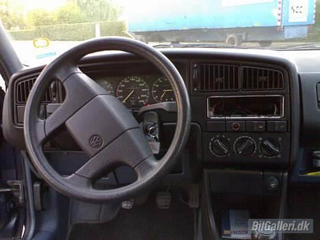 VW Passat TD * solgt* - Jeg har fået en radio i nu billede 11