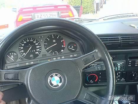 BMW 324TD (SOLGT) billede 3