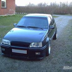 Opel Kadett e gsi champion V6