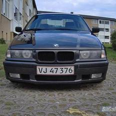 BMW 320i  24V  (Solgt)