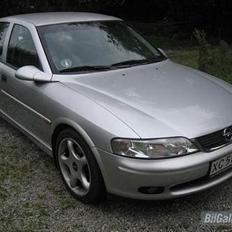 Opel Vectra b 1.8 "solgt"
