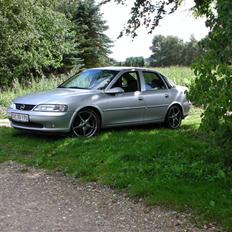 Opel Vectra b  (SOLGT)