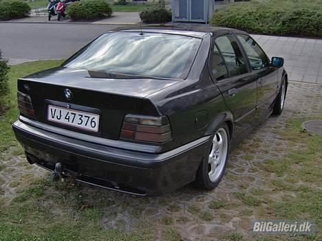 BMW 320i  24V  (Solgt) billede 5