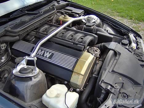 BMW 320i  24V  (Solgt) - Her arbejder der 2?? HK billede 7