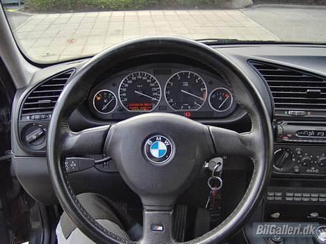 BMW 320i  24V  (Solgt) - Den kan ikke køre så stærkt billede 9