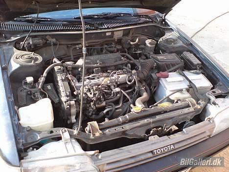 Toyota corolla 2,0D xl (solgt) billede 6