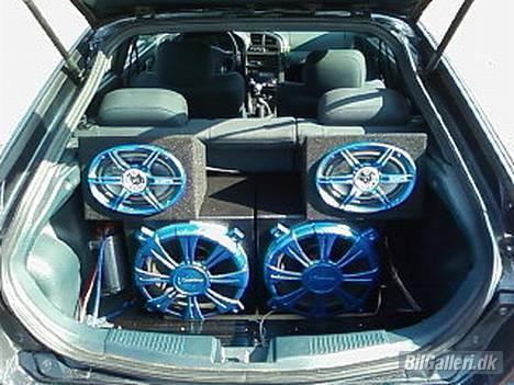 Mazda 323F GLX... (SOLGT) billede 5