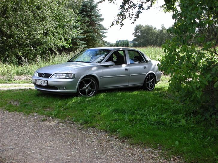 Opel Vectra b  (SOLGT) billede 3