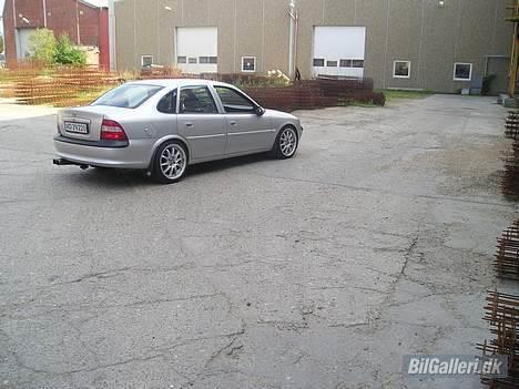 Opel Vectra B - SOLGT - Næste projekt er mørke ruder..... kommer imorgen..... (tirsdag d. 19.09.2006) billede 11