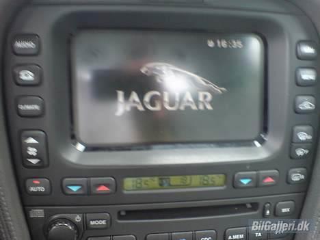 Jaguar S-Type "Taxi" "Solgt" - Skærm i blæremåsmode, hvis i viste hvor mange der tror de sætter sig ind i en Mercedes billede 8