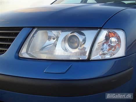 VW Passat 3B TDI TOTALSKADET - Original Xenon lygter 8000K, med lygtevaskere (Bruger vildt meget sprinklervæske ;-)) billede 13
