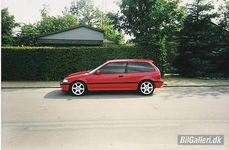 Honda Civic  - Mangler stadig det sidste at få indfarvet.... billede 2