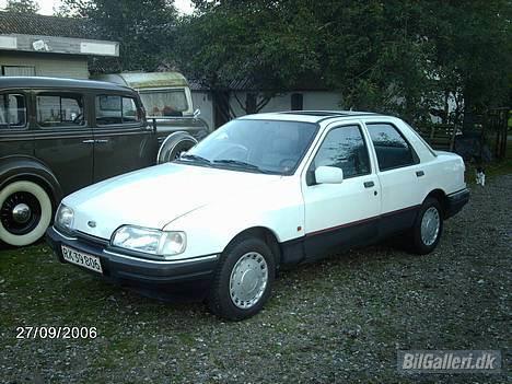 Ford Sierra Plaza - Nu med nymalet forksærm billede 3
