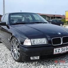 BMW 323i (SOLGT)
