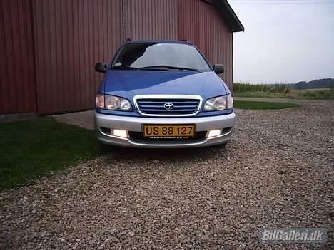 Toyota Sportsvan (Solgt) - Front med tågelygter billede 1