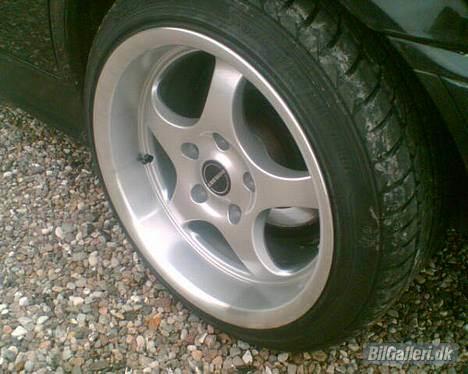 BMW 320i *SOLGT* billede 9