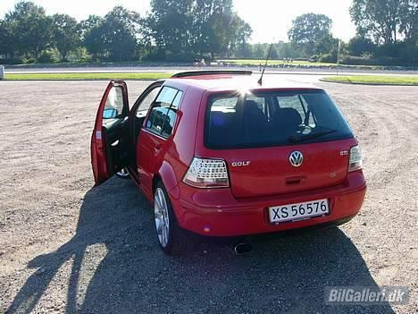 VW Golf IV GTI TURBO billede 1