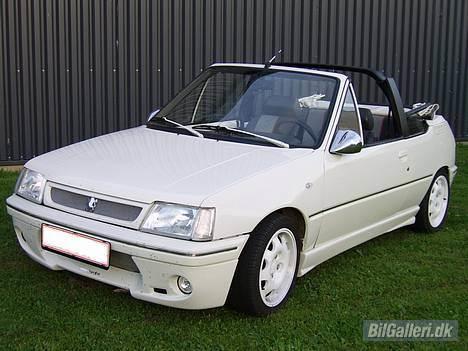 Peugeot 205 cabriolet SOLGT - færdig!! bil billede 1