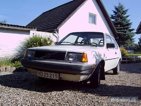 Volvo 340 DL (SOLGT) - Flot lak alligevel :P billede 2