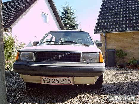 Volvo 340 DL (SOLGT) - Pas på når du ser dette i bakspejlet :P  billede 3