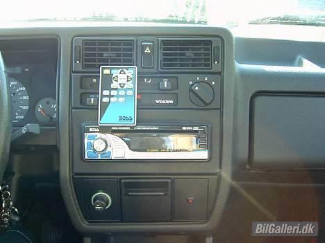 Volvo 340 DL (SOLGT) - Boss headunit med tilhørende fjernbetjening billede 6
