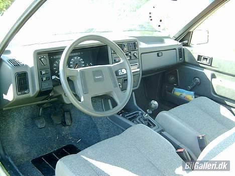 Volvo 340 DL (SOLGT) - Cockpittet fra siden billede 10