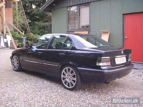 BMW E36  *SOLGT* - Så er der kommet M3 spejle og LED baglygter på. billede 8