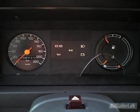 Ford Escort (uhyret) 1,1 - Bilen har fire gear og jeg har været på over 170 km/t... Rimelig godt klaret ;) billede 6