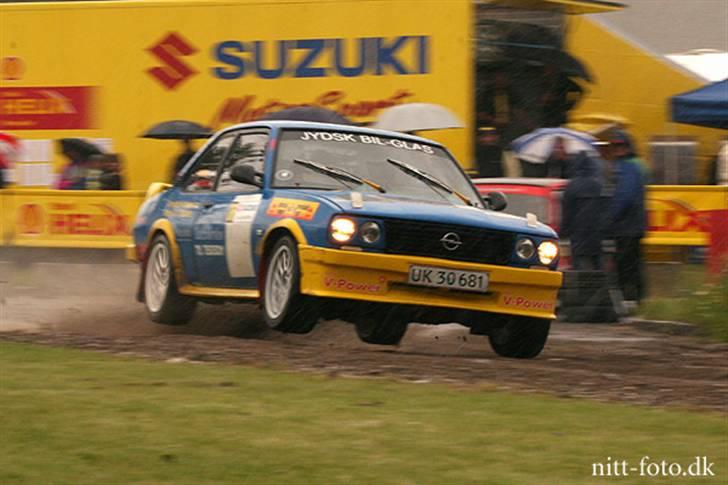 Opel Ascona Rally - her går det frem af billede 1