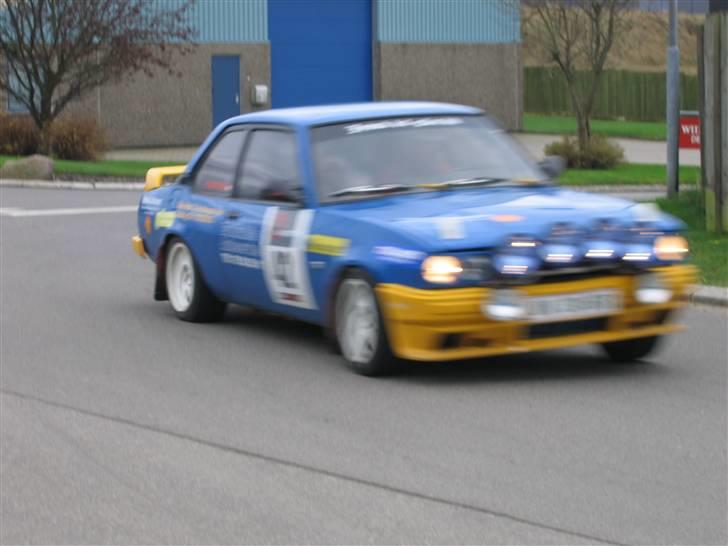 Opel Ascona Rally - her er den der gik i stykker i billund den er bare over det ny må der til he he billede 9