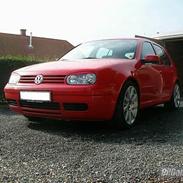 VW Golf 4 solgt