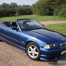 BMW 318i Cabriolet *Til salg*
