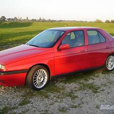 Alfa Romeo 155 V6