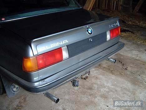 BMW E21 323i  - De velkendte udst. i hver side ( go lyd ) billede 2