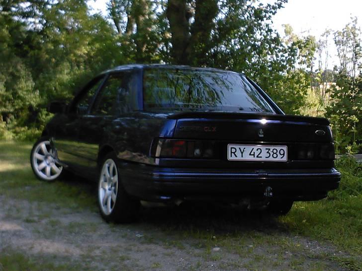 Ford Sierra 2,0i GLX *SOLGT* billede 3