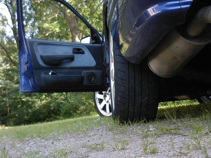 Ford Sierra 2,0i GLX *SOLGT* billede 4