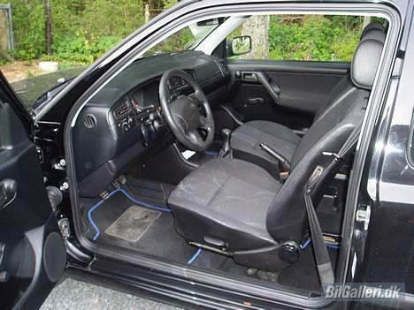 VW Golf 1,8 pink floyd SOLGT billede 4